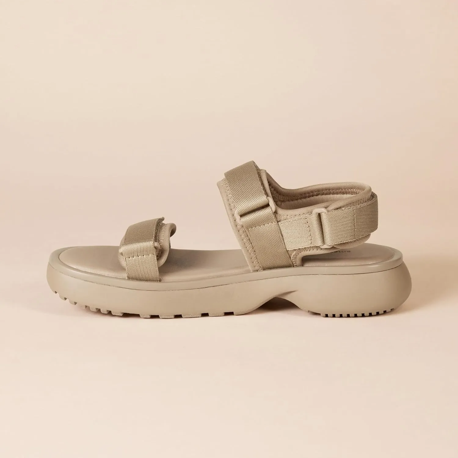 Amazon Essentials Women's Sport Sandal with Memory Foam Insole and Adjustable Padded Straps