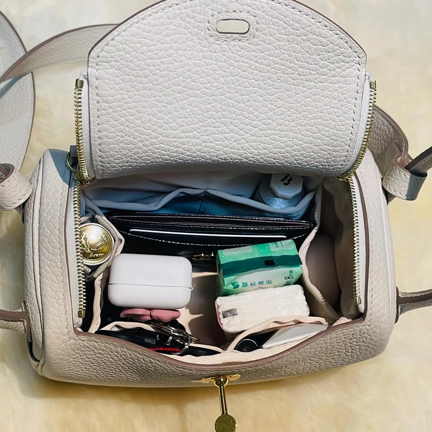 Mini Lindy Bag Insert, Luxury Bags Storage with Silk, Lightweight Inner Bag Compatible with Lindy 19 Bags, Multiple Pockets Large Capacity(Craie, Lindy19)