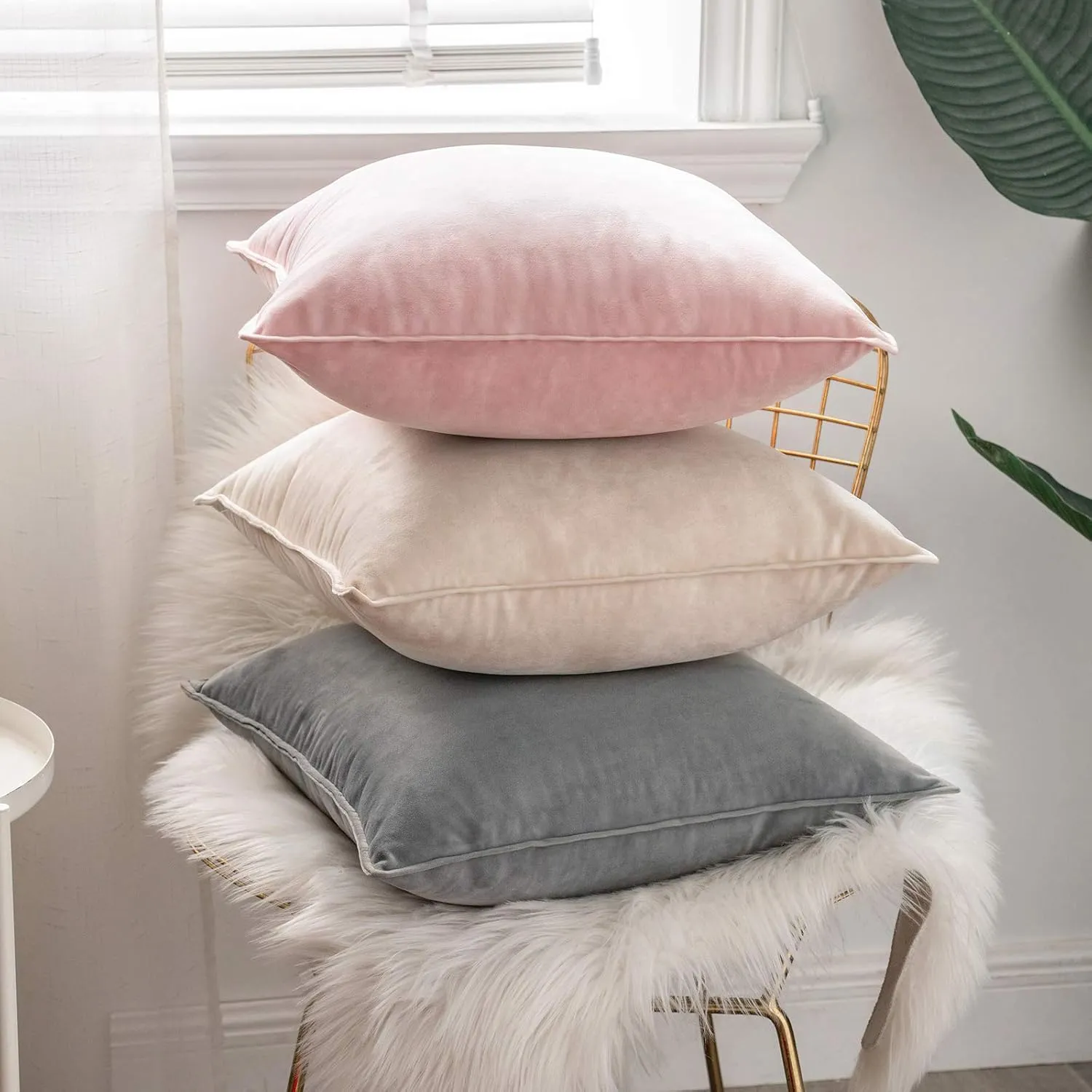 MIULEE Pack of 2 Decorative Velvet Throw Pillow Cover Soft Pillowcase Solid Square Cushion Case for Sofa Bedroom Car 20x20 Inch 50x50 Cm Cream White