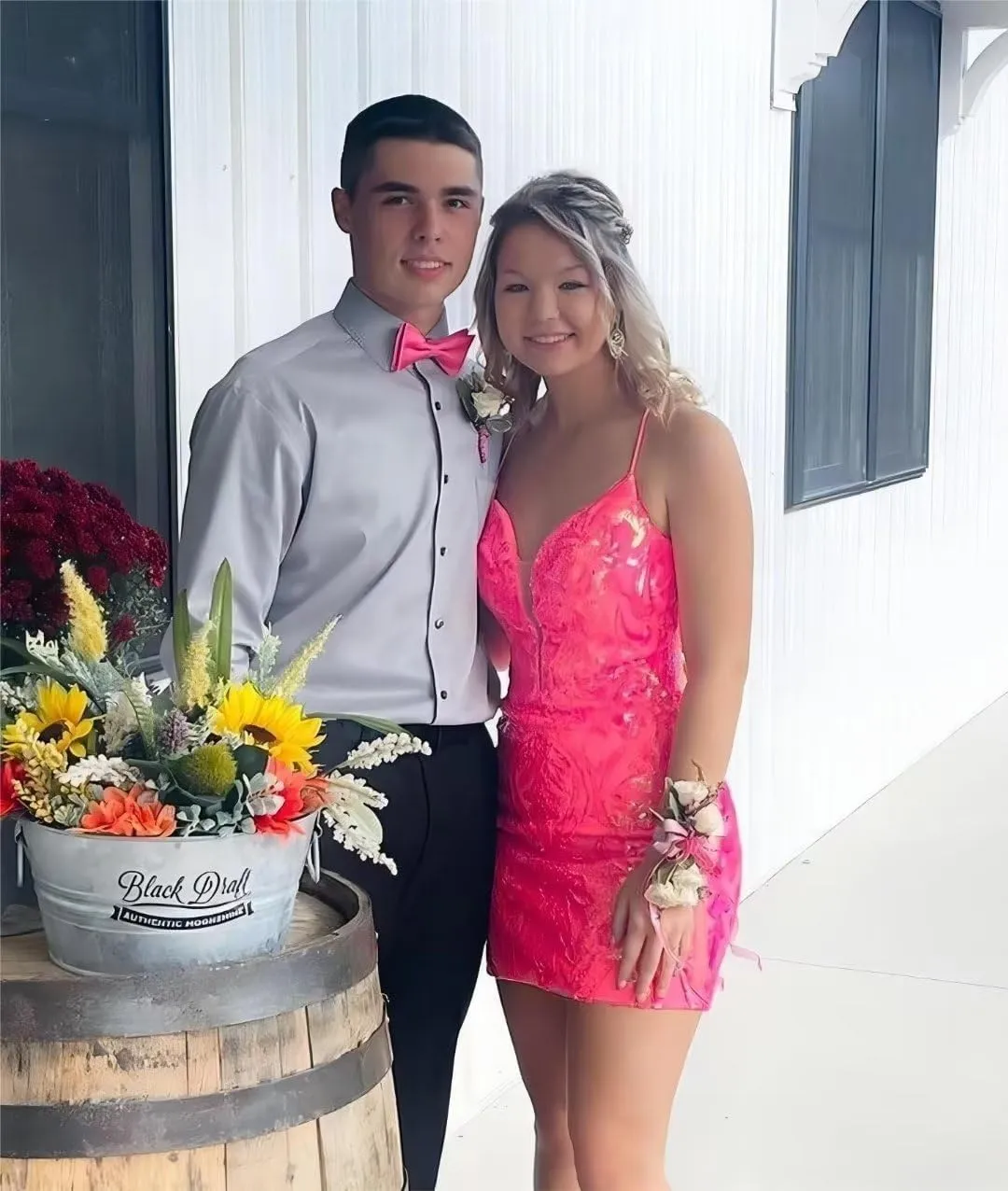 Sequin Lace Tight Homecoming Dresses Sparkly for Teens Spaghetti Straps V Neck Short Prom Dress Mini Cocktail Gown