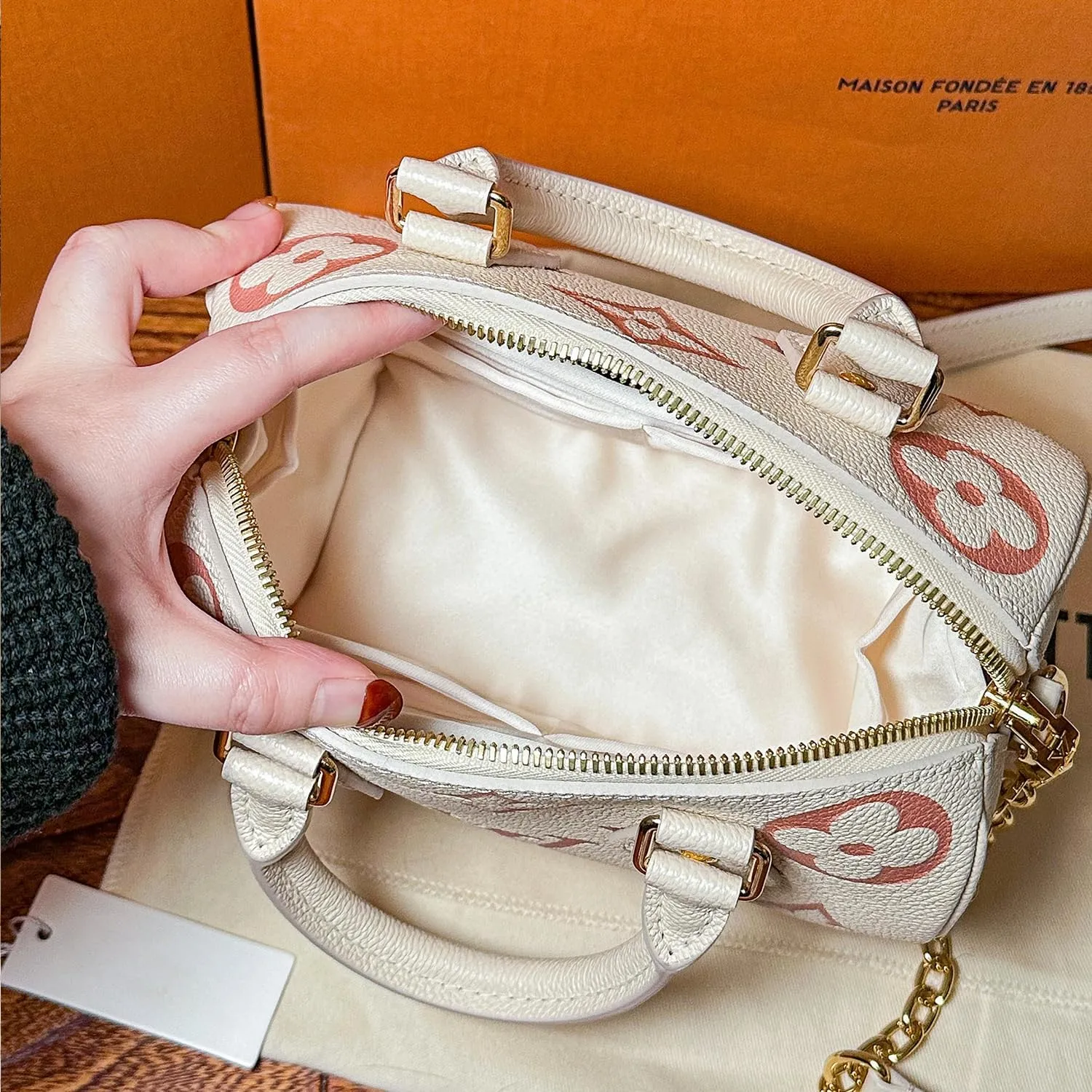 Speedy New Nano16 Insert Bag Organizer, Inner Bag Compatible with LV Bag Speedy, Women's Purse Dividers with Silky Satin (Craie, New Nano16)