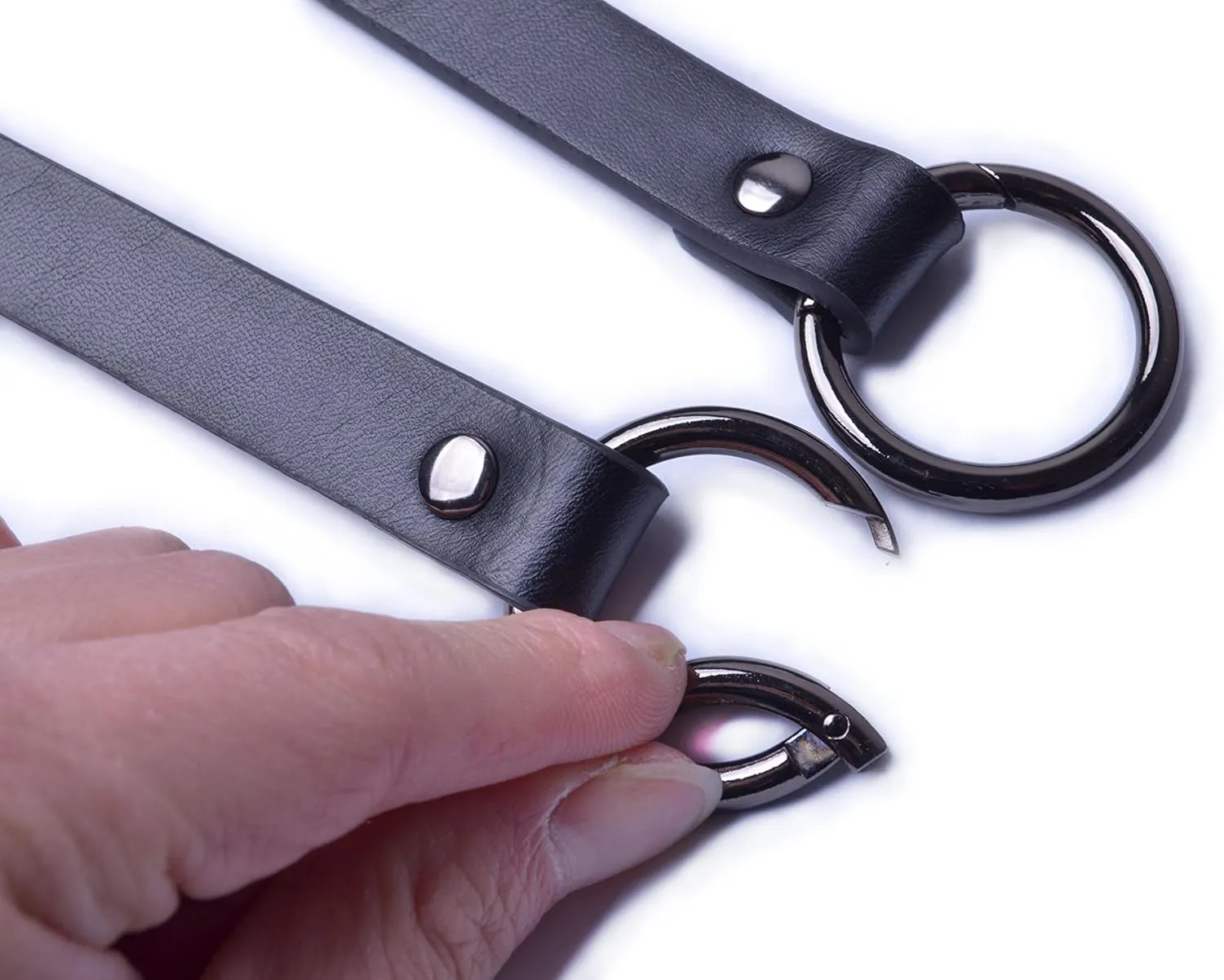 Wento Pair 24 inches Vinyl Leather Purses Straps with Big O Ring(1 1/4'' Inner Size) End,Vinyl Leather Bag Handles,Replacement Purse Straps,Handbag Bag Wallet Straps WT100(Black,Gunmetal)…
