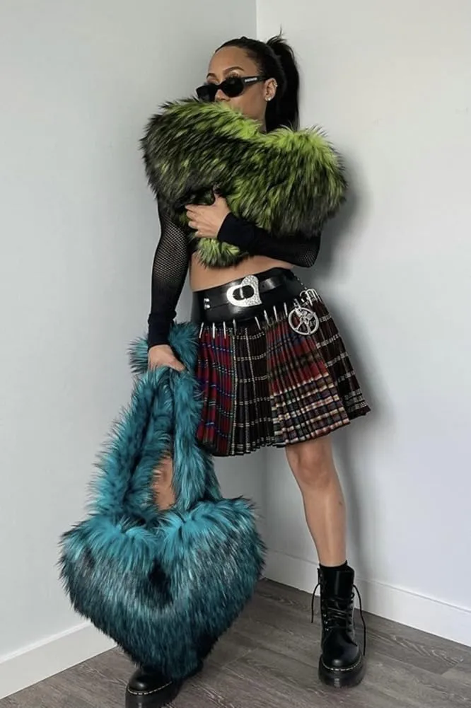 Women's Faux Fur Shoulder Purse Fleece Love Bag Heart Shape Y2k Crossbody Bag Chic Handbag Shoulder Bag