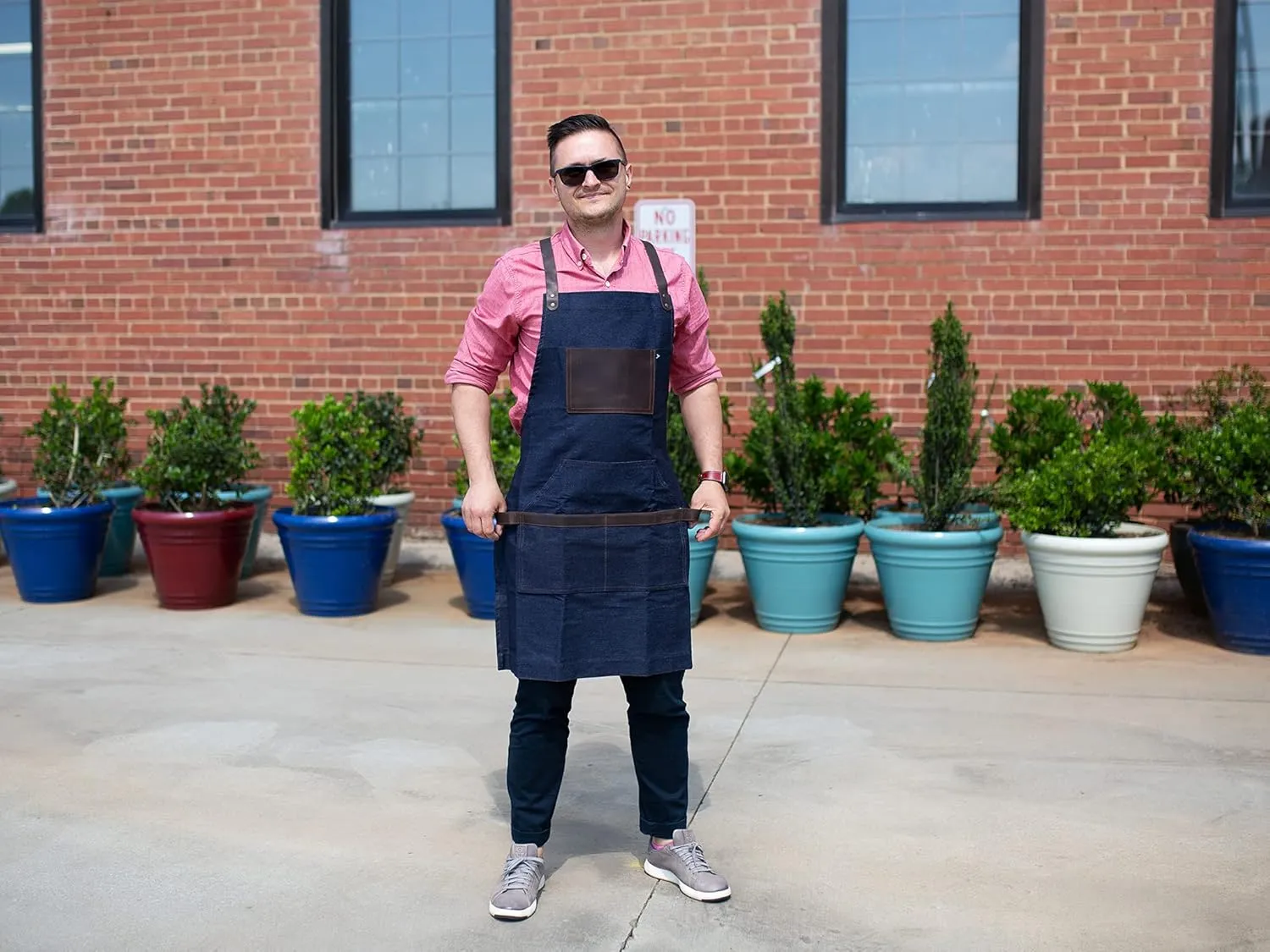 Work Apron in Non-Waxed Canvas with Cross Straps Adjustable