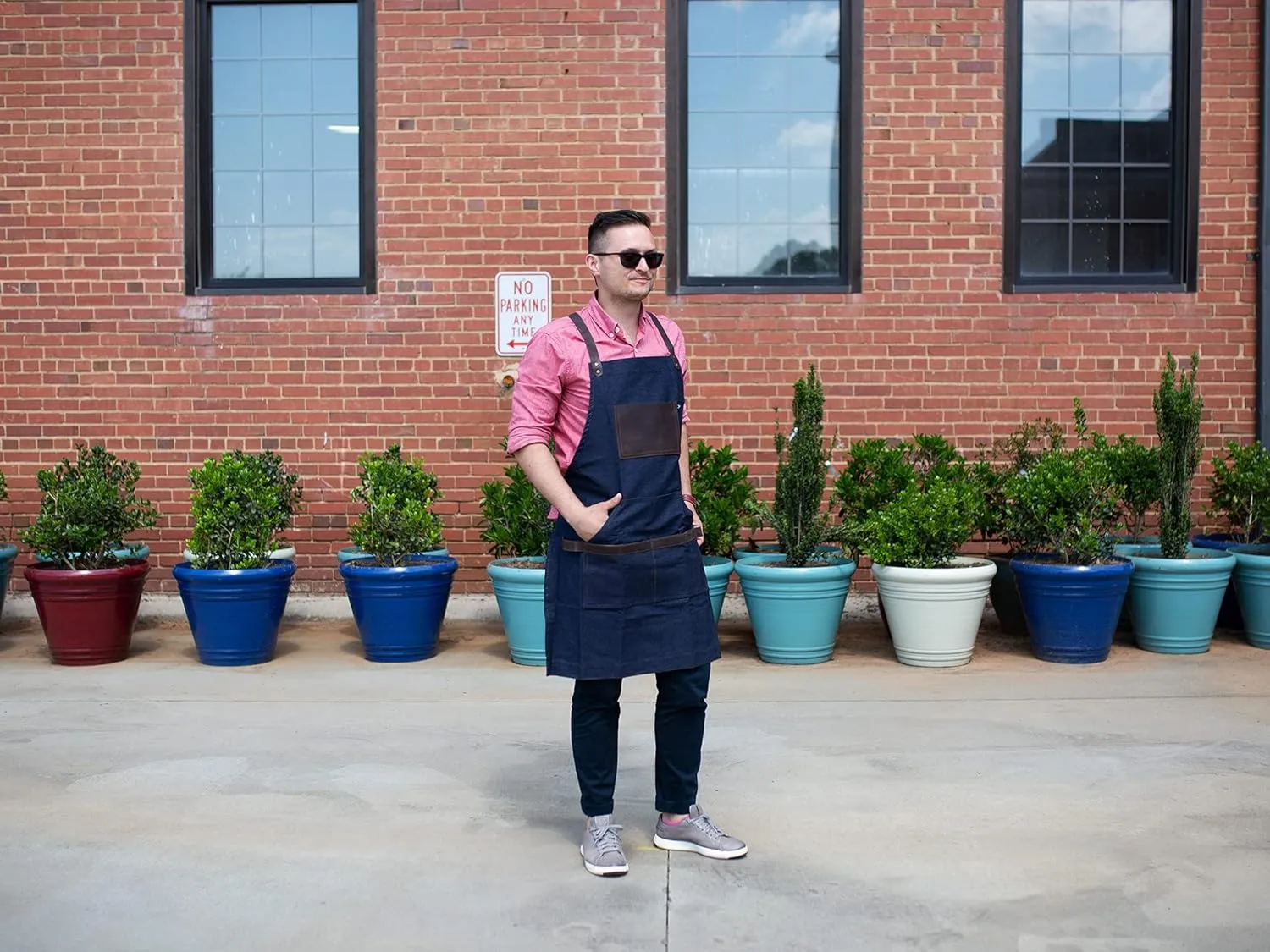 Work Apron in Non-Waxed Canvas with Cross Straps Adjustable