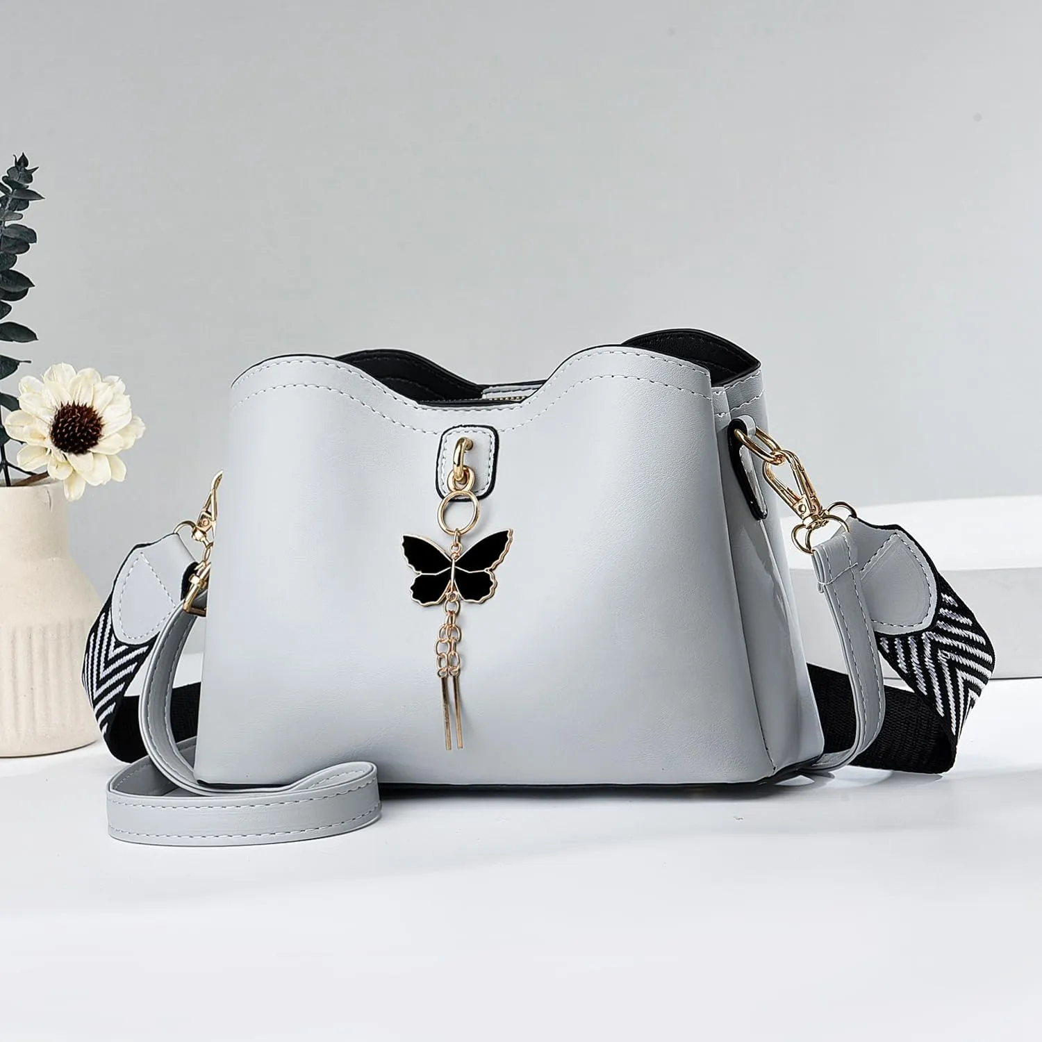Xiaoyu Small Crossbody Bags for Women Fashion Purses for Teenage Girls Lightweight Handbags Shoulder Bag